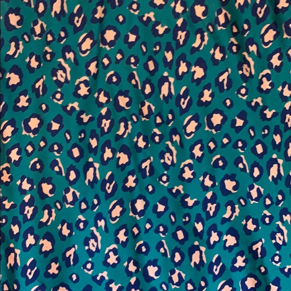 Forever 21 (Aaron & Amber) Midi Shirt - Size Small - Picture 2 of 4